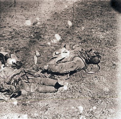 Lichamen van dode soldaten door Unbekannt