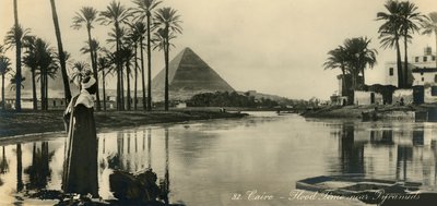 Caïro - Overstromingstijd bij piramides, ca 1918-ca 1939 door Unbekannt