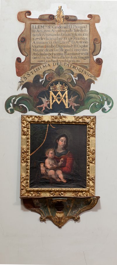 Kerk. Interieur. Schilderij Madonna met het kind, olieverf op doek. Een muurschildering de legende (leyenda sobre Nuestra Señora del Patrocinio) door Unbekannt