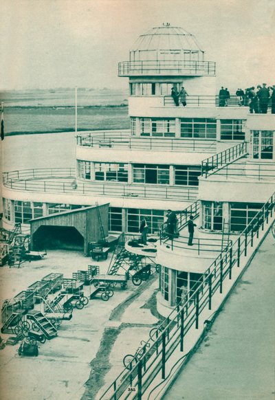 Verkeerstoren op Le Bourget Airport, Parijs, ca. 1936 ca. 1937 door Unbekannt