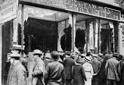 Beschadigde Oostenrijkse juwelierswinkel, Parijs, Eerste Wereldoorlog, 1914 door Unbekannt