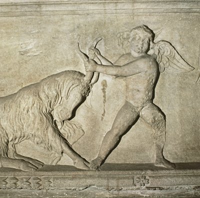 Detail van een Griekse sarcofaag uit Lydia, een putto worstelend met een geit (marmer) door Unbekannt
