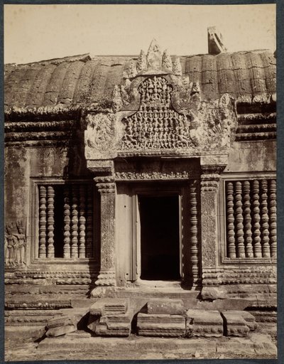 Deur door een binnenste omheining, Angkor Wat, Cambodja, ca. 1880 door Unbekannt