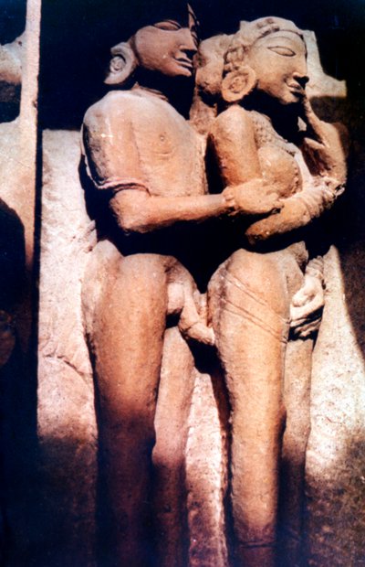 Erotisch beeldhouwwerk, Hindoe tempel, Khajuraho, India, 950 - 1050 door Unbekannt