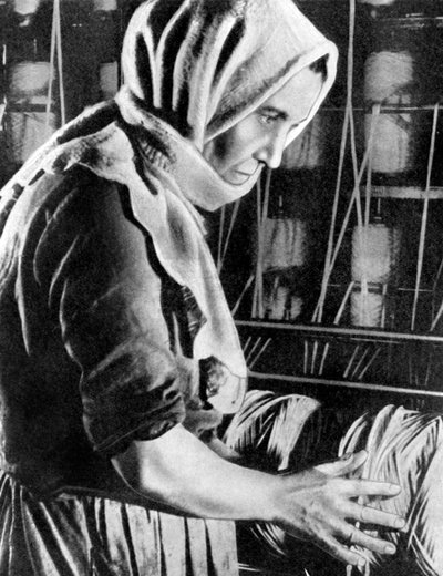 Vrouwelijke fabrieksarbeider, Moskou, 1936 door Unbekannt