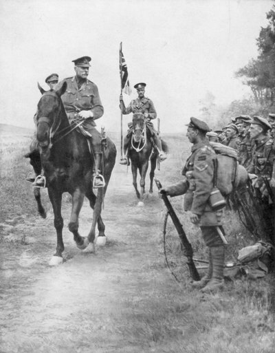 Veldmaarschalk Douglas Haig inspecteert Canadese troepen, Drocourt-Queant, 31 augustus 1918, 1926 door Unbekannt