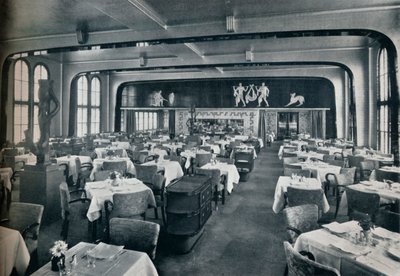 Eerste Klasse Eetzaal aan boord van Victoria, 1931 door Unbekannt
