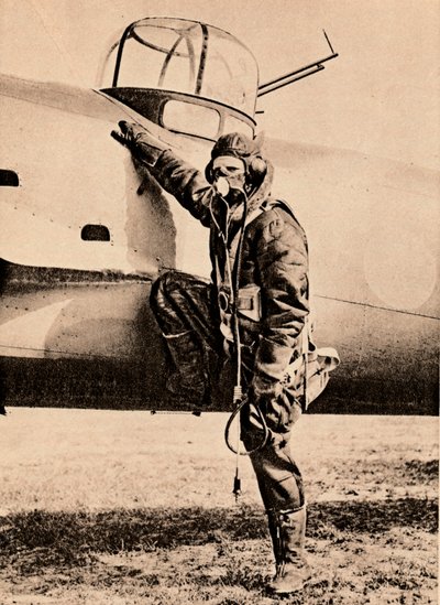 Volledig uitgerust voor luchtgevechten, zuurstof, radio, elektrisch verwarmde kleding en parachute, 1940 door Unbekannt