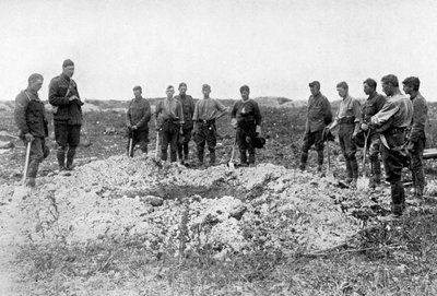Begrafenis aan het Westelijk Front, Eerste Wereldoorlog, 1916, ca. 1920 door Unbekannt