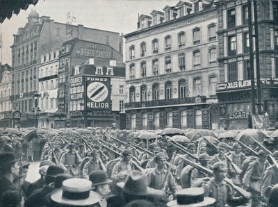 Duitse infanterie die Brussel binnenkomt in de regen, 1914 door Unbekannt