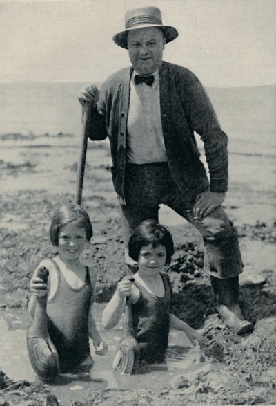 Op jacht naar de ongrijpbare geoduck in Puget Sound, ca. 1935 door Unbekannt