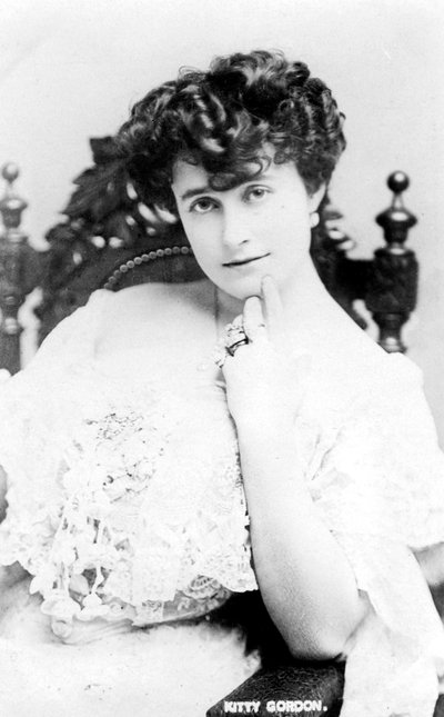 Kitty Gordon 1878-1974, Engelse actrice, begin 20e eeuw door Unbekannt