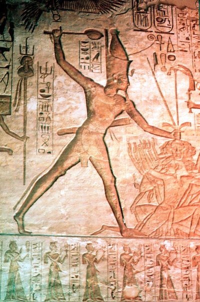 Kalkstenen reliëf uit de Tempel van Ramses II, Abu Simbel, Egypte, 13e eeuw v.Chr. door Unbekannt