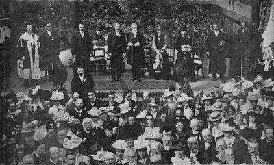 Lord Strathcona opent de Free Church Bazaar in zijn geboortestad Forres, 1900 door Unbekannt
