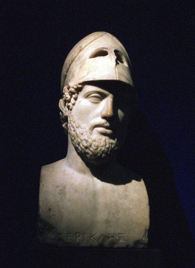 Marmeren portretbuste van Pericles (Pericles) Atheense staatsman (ca. 490-429 v.Chr.). Romeins 2e eeuw v.Chr. (beeldhouwwerk zou afkomstig zijn uit de villa van Hadrianus in Tivoli, Lazio, Italië) door Unbekannt