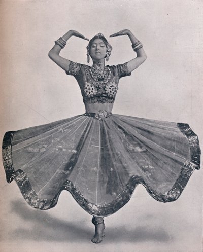 Miss Ruth St. Denis in haar opmerkelijke Oost-Indische dans in het Aldwych Theatre, 1906 door Unbekannt