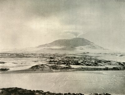 Mount Erebus in uitbarsting op 14 juni 1908 door Unbekannt