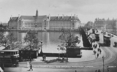 New County Hall en Boadicea Monument, Londen, ca. 1925 door Unbekannt