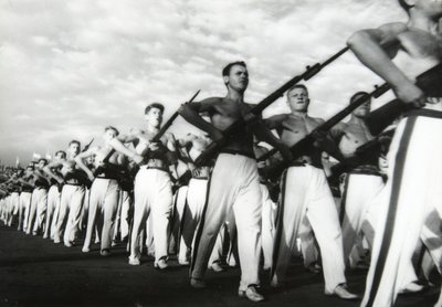 Parade van de Jonge Communisten, Moskou, USSR, 1930s door Unbekannt
