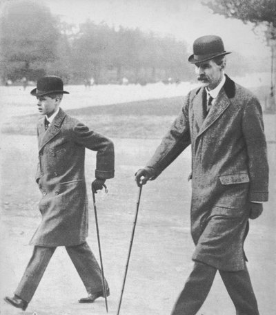 Prins Edward wandelend met Mr HP Hansell, zijn leraar, in Auteuil, Frankrijk, 1912-1936 door Unbekannt