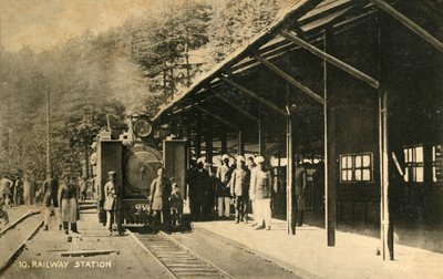 Treinstation, ca. 1918-ca. 1939 door Unbekannt