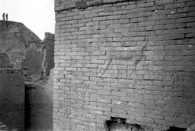 Reliëf op de Ishtarpoort, Babylon, 1917-1919 door Unbekannt