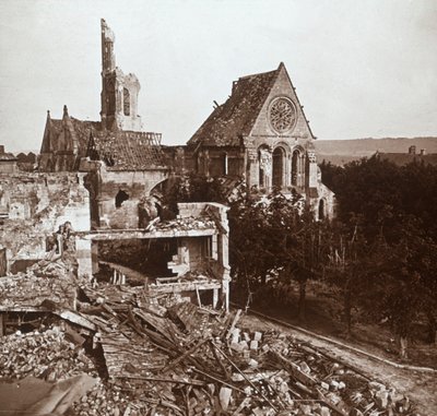Verwoeste kerk, Vauxaillon, Noord-Frankrijk, ca. 1914-ca. 1918 door Unbekannt