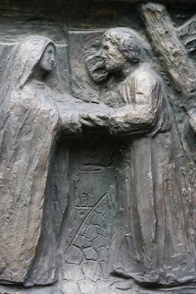 Kerk Saint-Pierre de Montmartre: Notre Dame deurbeeldhouwwerk: Jezus ontmoet zijn moeder op de Via Dolorosa, Parijs, Frankrijk door Unbekannt