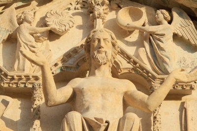 Beeld van Christus zittend op een troon. Het Laatste Oordeel. Tympaan van het westelijke centrale portaal. (detail) door Unbekannt