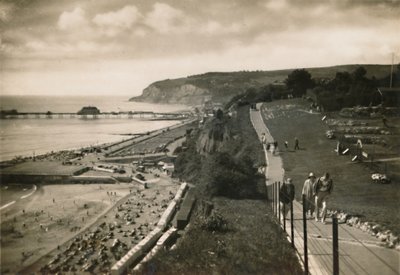 Small Hope Bay en Shanklin Pier, I.W., vanaf Cliff Walk, c1920 door Unbekannt