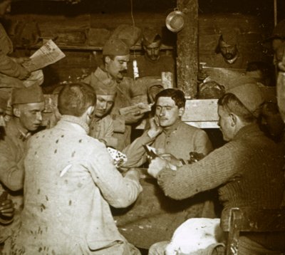 Soldaten spelen Manille [kaartspel] in de loopgraven door Unbekannt