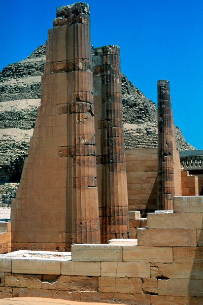 Trappiramide van koning Djoser Zozer, Saqqara, Egypte, 3e dynastie, ca. 2613 v.Chr. door Unbekannt