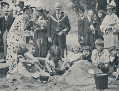 De koningin opent een kinderspeelplaats, 1936, 1937 door Unbekannt
