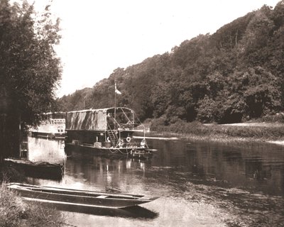 De Theems onder Cliveden Wood, Berkshire, 1894 door Unbekannt