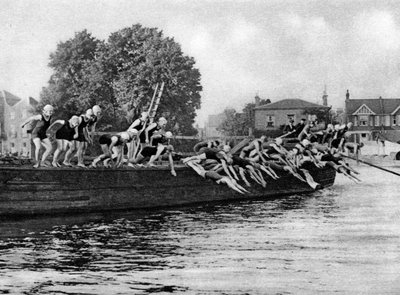 De jaarlijkse Kew naar Putney dames zwemwedstrijd, Londen, 1926-1927 door Unbekannt