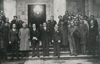 Het hoofd van de Baskische regering (of lehendakari) Jose Antonio Aguirre en leden van de regering, Barcelona. Jubert Figueras Private Foundation. door Unbekannt