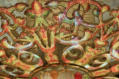 De grootste kroonluchter ter wereld uit Duitsland gemaakt van een miljoen Swarovski-kristallen. Sheikh Zayed Moskee. 1995. Emiraat Abu Dhabi door Unbekannt