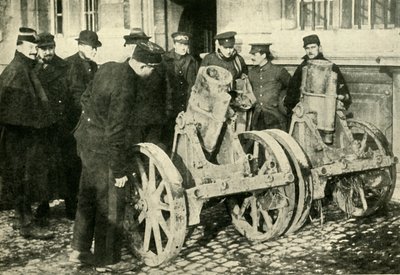 Loopgravenmortieren buitgemaakt op de Duitsers, Eerste Wereldoorlog, 1914, c1920 door Unbekannt