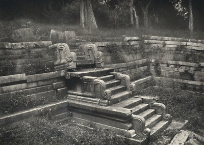 Trap in een gemetseld bad, Anuradhapura, 1926 door Unbekannt