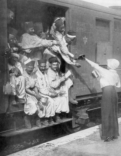 Turkse scherpschutters op weg naar het front per trein, 1914 door Unbekannt