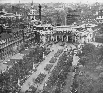 Overwinningsparade door de Admiralty Arch en de Mall, 19 juli 1919, 1926 door Unbekannt