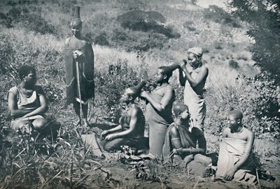 Zulu meisjes haarverzorging door Unbekannt