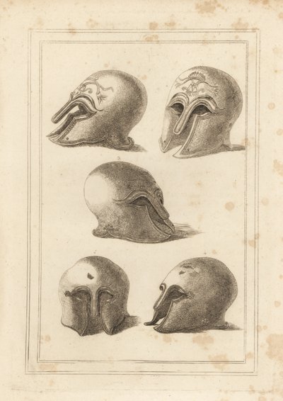 Oude Griekse koperen helm in de vorm van een uil, Minerva