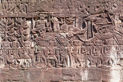 Bas-reliëfs aan de westzijde van de Bayon-tempel die marcherende Khmer-soldaten afbeelden, Angkor archeologisch gebied, Cambodja door Unbekannter Künstler