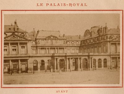 Commune van Parijs (1871): zicht op het Palais-Royal (Palais Royal) in Parijs voor de brand van mei 1871. Fotografie van Pierre Pepetit door Unbekannt