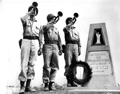 Tweede Wereldoorlog (1939-1945): Okinawa (Japan) 20 augustus door Unbekannt