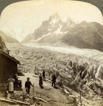 Mer de Glace vanaf de Chapeau, nabij Chamonix, Frankrijk door Underwood and Underwood