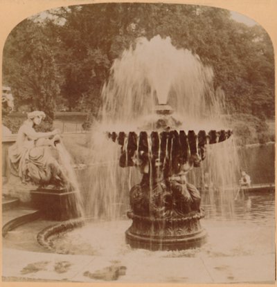 De grote fontein, Londen, Engeland, 1896 door Underwood and Underwood