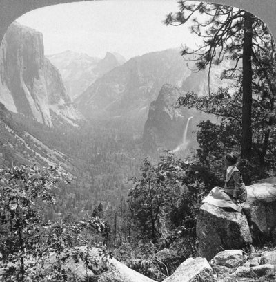Uitzicht vanaf Inspiration Point door Yosemite Valley, Californië, VS, 1902 door Underwood and Underwood