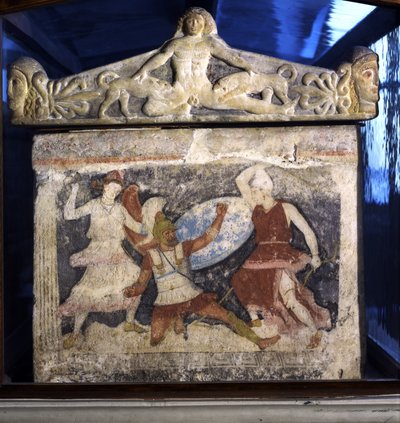 Een Griek vecht tegen twee Amazonen van het einde van de sarcofaag van de Amazonen, met Acteon verscheurd door de honden van Diana in reliëf op het deksel, uit Tarquinia, 4e eeuw v.Chr. door Unknown